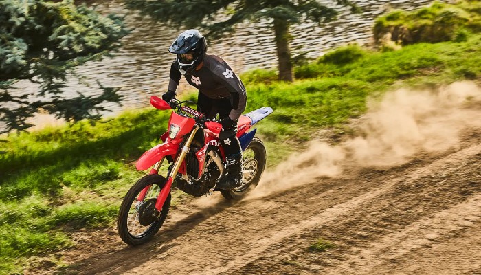 2027-crf450x-product-page-zig-zag-01-1400-x-800