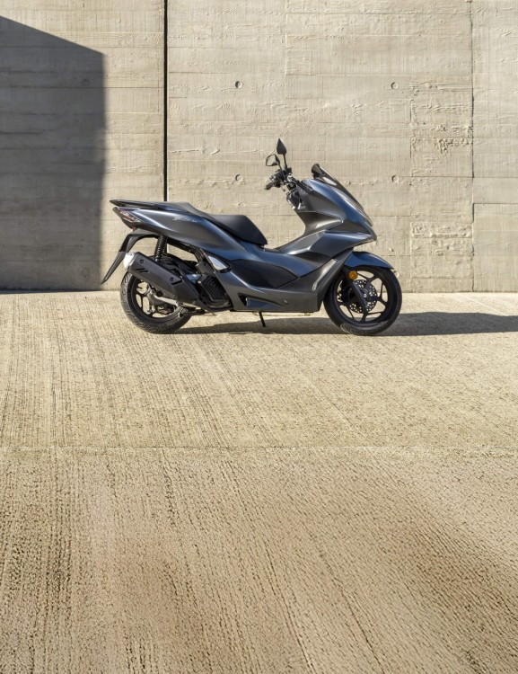 pcx160-product-page-hero-mobile-1600x2080-v2