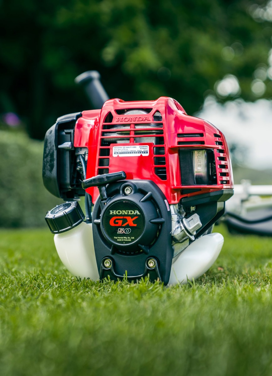 GX50 Brush_Cutters_Learn_More_Page_Grid_Hero_Desktop_1260_x_1740