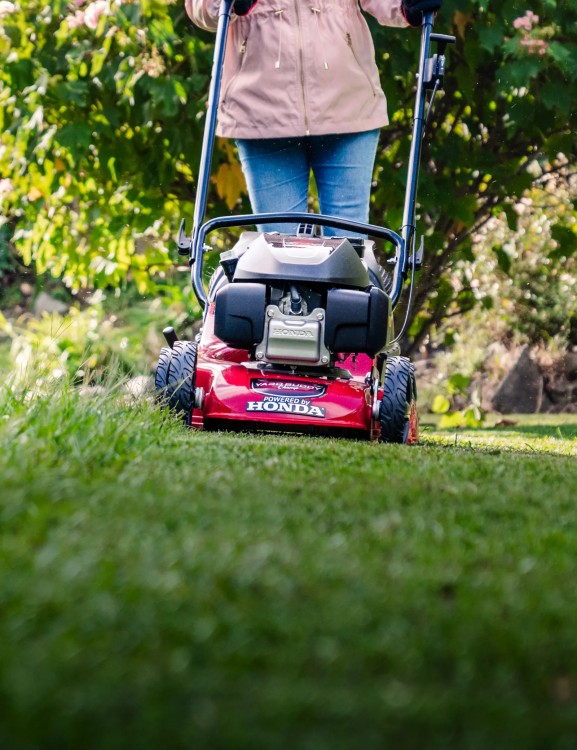 yard-buddy-champ-lawn-mower-product-page-header-mobile-1600-x-2080